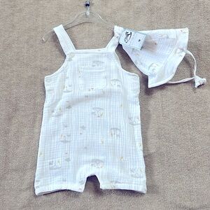 NWT/Gender neutral/Rock a Bye Baby Romper with Hat